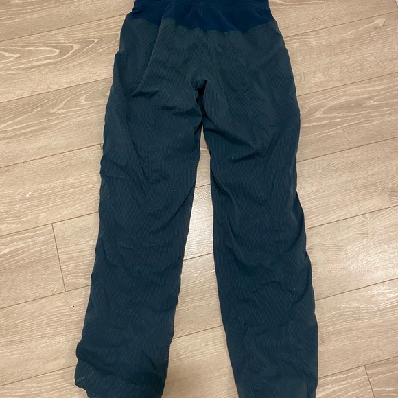 No rips,stains,holes or piling,just light wash wear,lined.Size 2,lined version - Picture 2 of 2